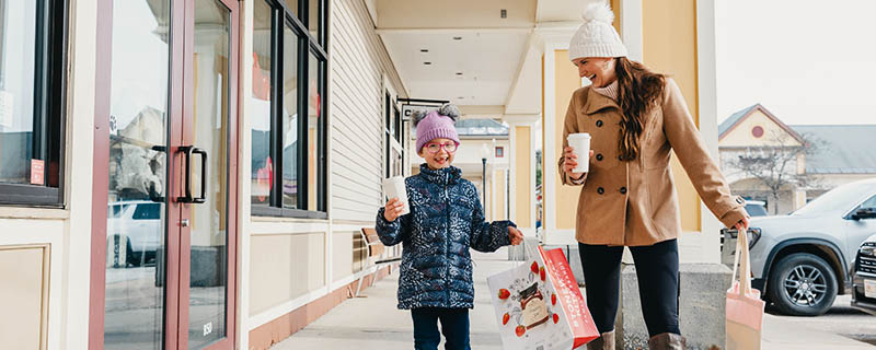 outlets-holiday-shop.jpg outlets-holiday-shop.jpg